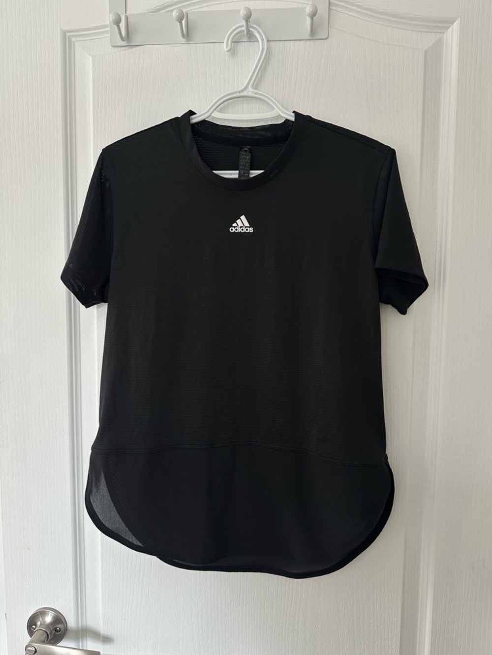 NWOT Adidas Short Sleeve T-Shirt Fitness Mesh Lightweight Activewear Yoga Dark